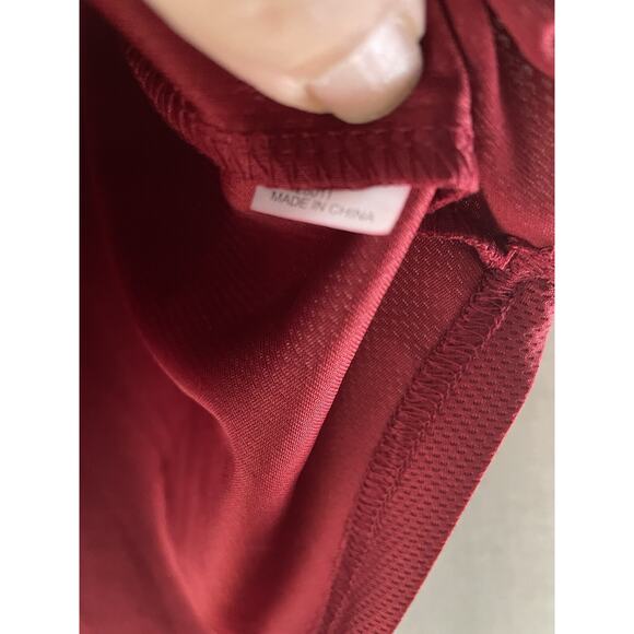 NEW Gryffindor Quidditch Shirt Mens Small Red Harry Potter Hogwarts Jersey - Picture 7 of 9